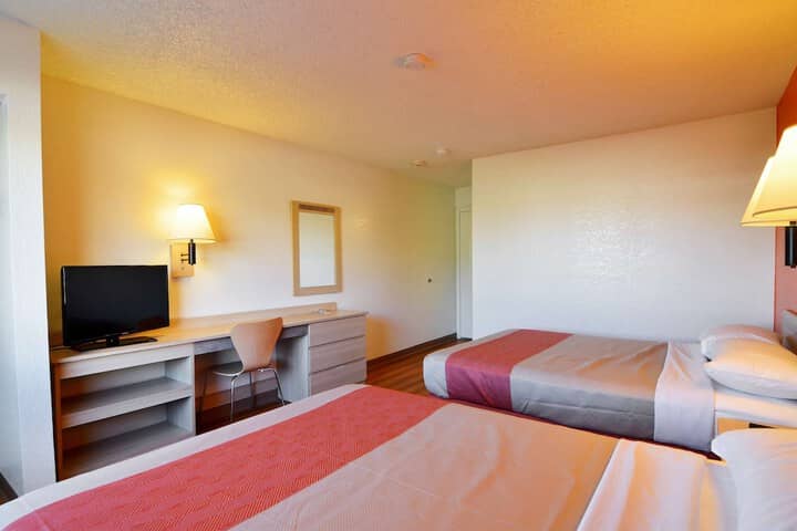 Room 13 of 34