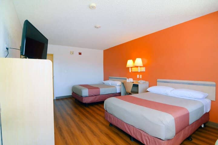 Room 7 of 34