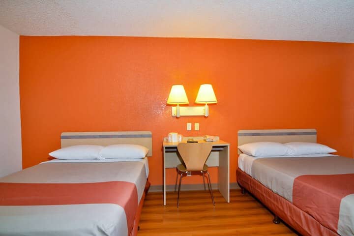 Room 8 of 34