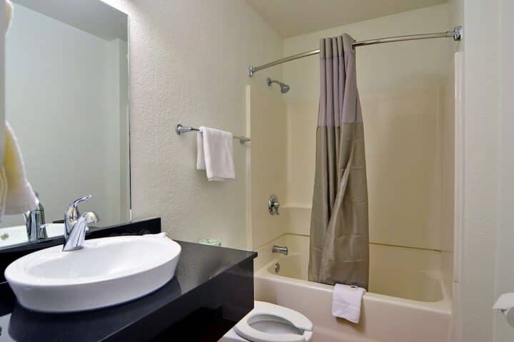 Room 18 of 34
